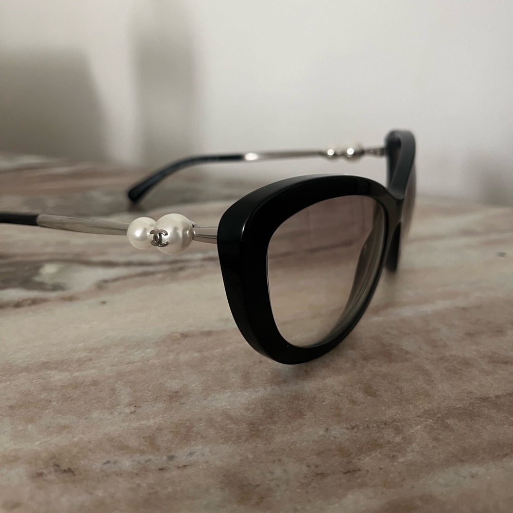 chanel pearl cat eye optical frame